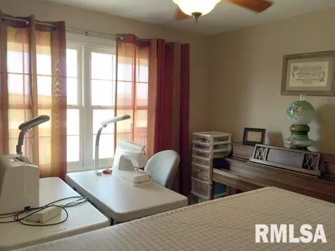 720 Telecom Dr, Fairview, IL 61432 photo 5