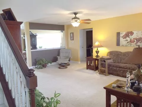 720 Telecom Dr, Fairview, IL 61432 photo 3