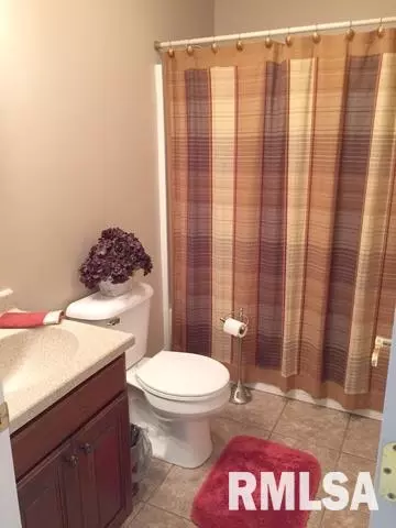720 Telecom Dr, Fairview, IL 61432 photo 11
