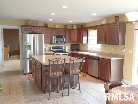 720 Telecom Dr, Fairview, IL 61432 photo 2
