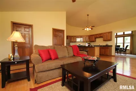 1315 Amanda Dr, Metamora, IL 61548 photo 15