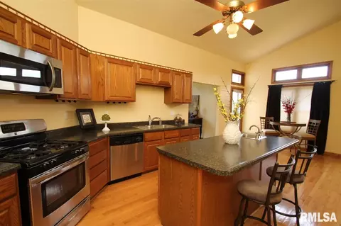 1315 Amanda Dr, Metamora, IL 61548 photo 13