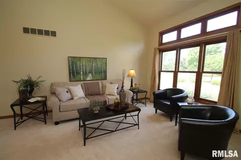 1315 Amanda Dr, Metamora, IL 61548 photo 7