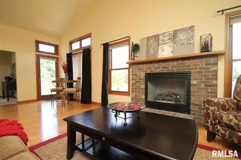 1315 Amanda Dr, Metamora, IL 61548 photo 16