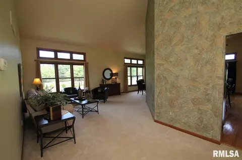 1315 Amanda Dr, Metamora, IL 61548 photo 5