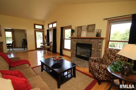 1315 Amanda Dr, Metamora, IL 61548 photo 14