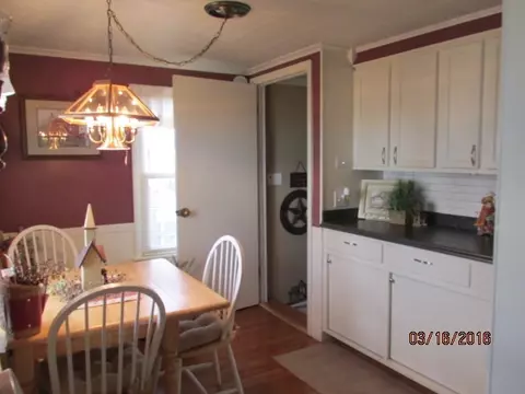 405 N Callender St, Eureka, IL 61530 photo 6