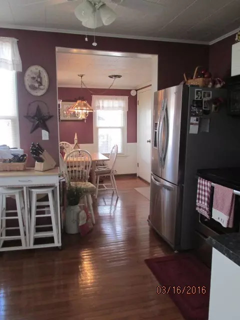 405 N Callender St, Eureka, IL 61530 photo 5