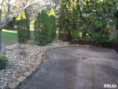 21 Cherry Ln, Morton, IL 61550 photo 5