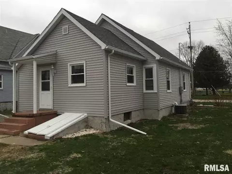 336 E Birch St, Canton, IL 61520 photo 4