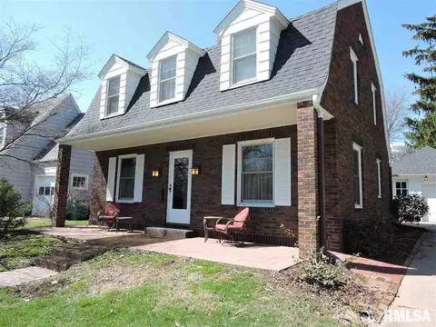 432 S Edwards St, Macomb, IL 61455 photo 4