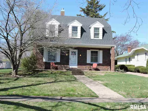 432 S Edwards St, Macomb, IL 61455 photo 1