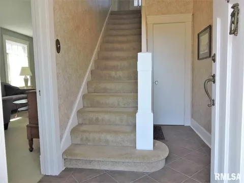 432 S Edwards St, Macomb, IL 61455 photo 6