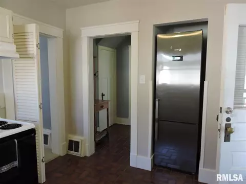 432 S Edwards St, Macomb, IL 61455 photo 17