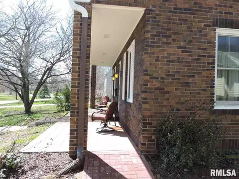 432 S Edwards St, Macomb, IL 61455 photo 5