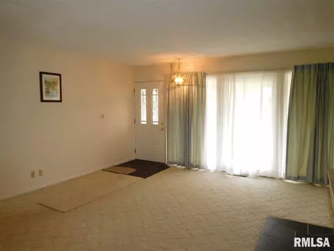 1204 Eagle Ave, Washington, IL 61571 photo 4