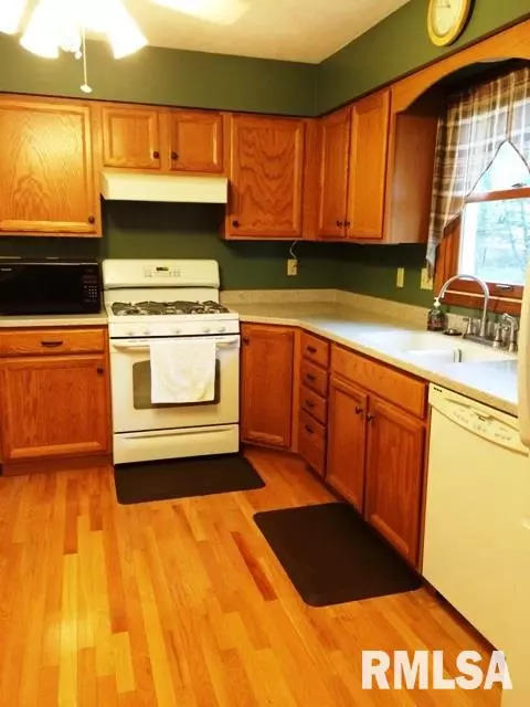 1017 Redbud Ln, Eureka, IL 61530 photo 6