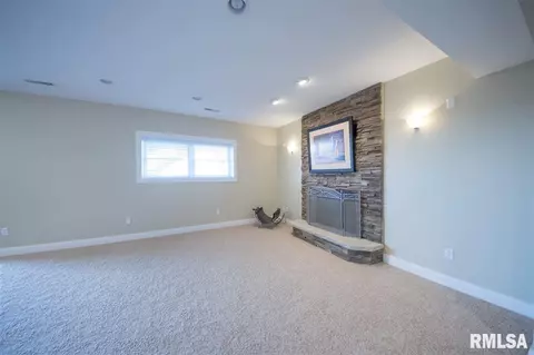 9 Cobblestone Way, Eureka, IL 61530 photo 30