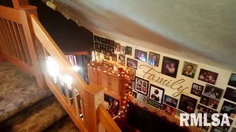 855 Main, Fairview, IL 61432 photo 28