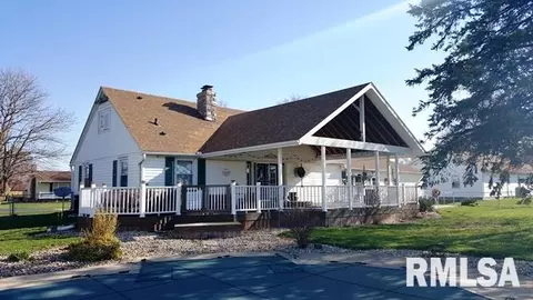 855 Main, Fairview, IL 61432 photo 2