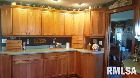 855 Main, Fairview, IL 61432 photo 14