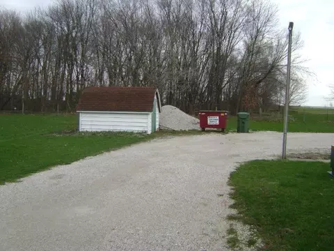 807 N Main Ave, Wyoming, IL 61491 photo 5