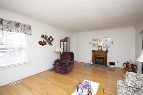 1003 E Willcox Ave, Peoria, IL 61603 photo 5