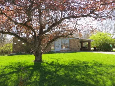 800 Sunset Rd, Morton, IL 61550 photo 2