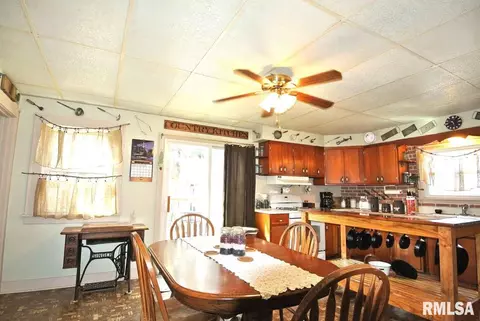 2000 Edgewater Dr, Pekin, IL 61554 photo 22