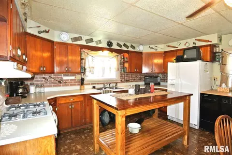 2000 Edgewater Dr, Pekin, IL 61554 photo 20
