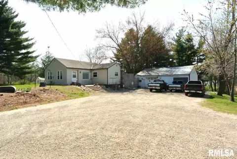 2000 Edgewater Dr, Pekin, IL 61554 photo 2