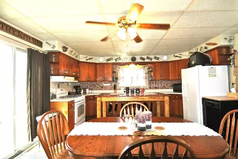2000 Edgewater Dr, Pekin, IL 61554 photo 21