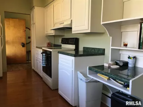 705 E Franklin St, Macomb, IL 61455 photo 10