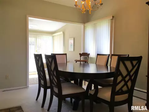 705 E Franklin St, Macomb, IL 61455 photo 7