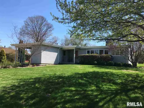 705 E Franklin St, Macomb, IL 61455 photo 1