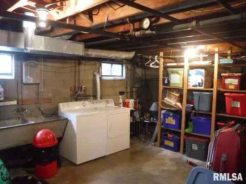 301 E Nichols St, Secor, IL 61771 photo 16