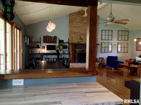 402 Highview, Eureka, IL 61530 photo 9