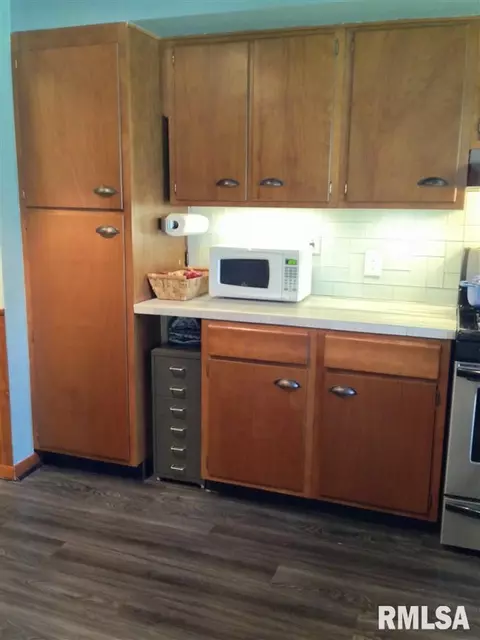 402 Highview, Eureka, IL 61530 photo 8