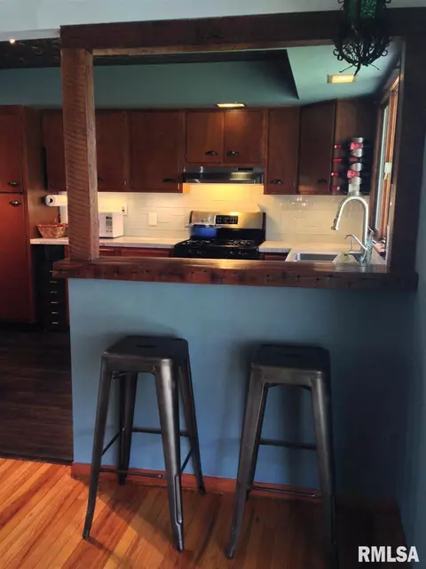 402 Highview, Eureka, IL 61530 photo 3