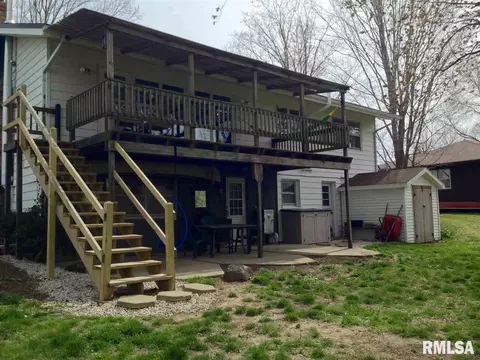 402 Highview, Eureka, IL 61530 photo 2