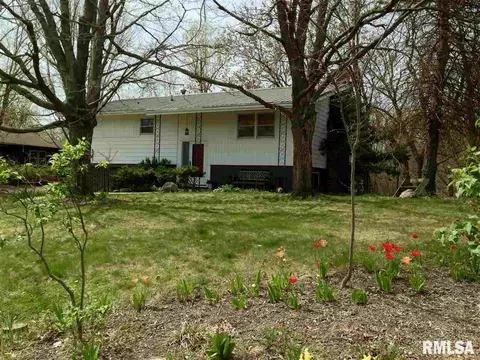402 Highview, Eureka, IL 61530 photo 1