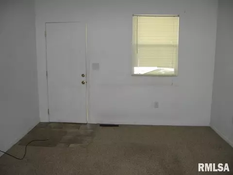 526 S Mcarthur St, Macomb, IL 61455 photo 3