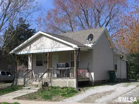 526 S Mcarthur St, Macomb, IL 61455 photo 2