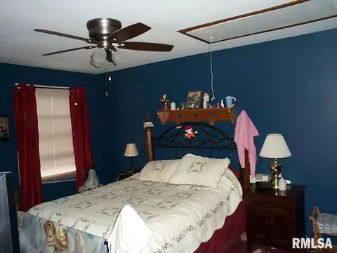 214 E State St, Washburn, IL 61570 photo 9