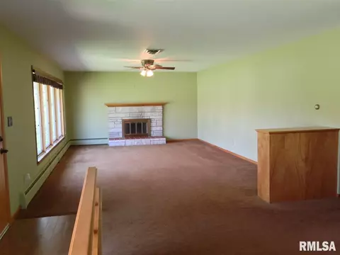 512 W Maple Dr, Eureka, IL 61530 photo 7