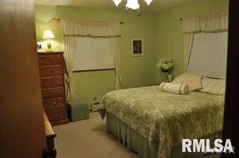 512 W Maple Dr, Eureka, IL 61530 photo 10