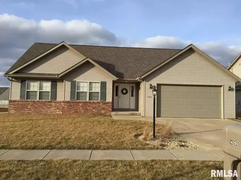 1429 Willow Dr, Washington, IL 61571 photo 1