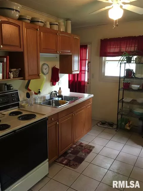 503 E Murray St, Macomb, IL 61455 photo 7
