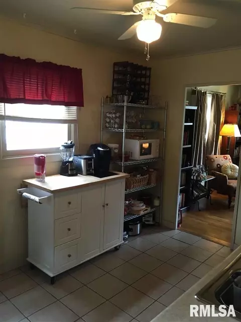 503 E Murray St, Macomb, IL 61455 photo 8