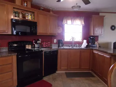 1601 E Jackson St, Macomb, IL 61455 photo 5